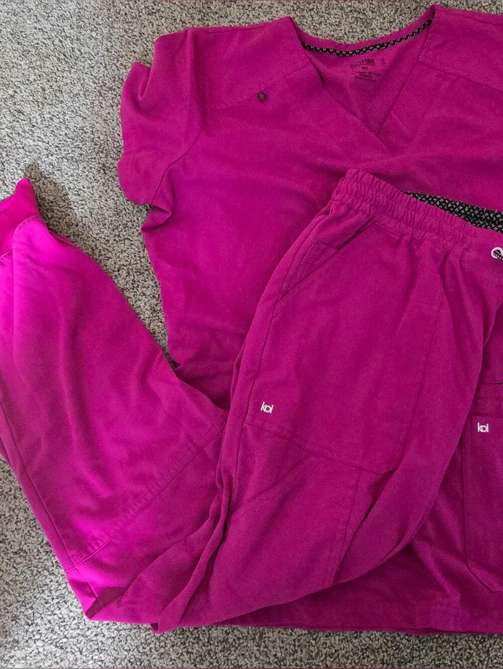 Women's Magenta Utility Scrub Jacket - Bright Pink